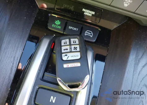 2018 Honda Clarity Plug-In Hybrid Touring from USA, damaged, VIN JHMZC5F32JC001730